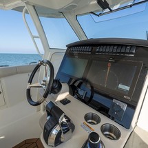 Boston Whaler 350 Realm