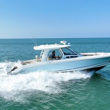 Boston Whaler 350 Realm