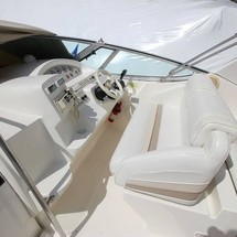 Cruisers yachts 3375 express