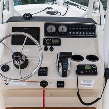 Boston Whaler 210 Montauk