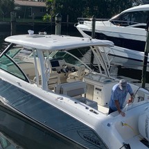 Boston Whaler 320 Vantage