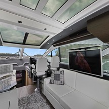 Cruisers Yachts 60 Cantius