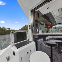 Cruisers Yachts 60 Cantius