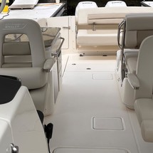 Boston Whaler 320 Vantage