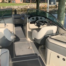 Sea Ray 240 Sundeck