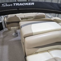 Sun Tracker Fishin Barge 24 DLX