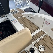 Sea Ray SPX 210