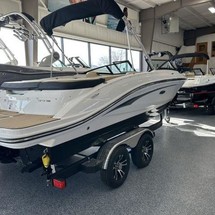 Sea Ray SPX 210