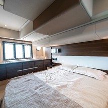 Azimut 50 Fly Galley Up