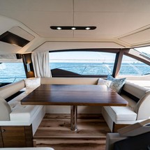 Azimut 50 Fly Galley Up