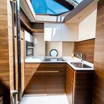 Azimut 50 Fly Galley Up