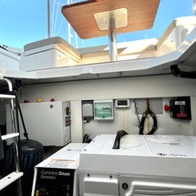 Azimut 50 Fly Galley Up