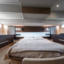 Azimut 50 Fly Galley Up