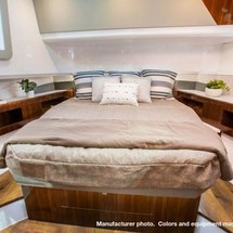 Cruisers Yachts 50 Cantius