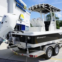 Ranger boats 2400 bay