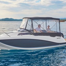 Quicksilver Activ 555 Cabin