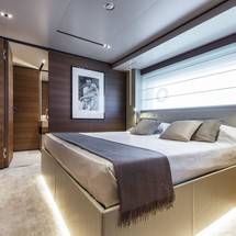 Custom Line Navetta 33