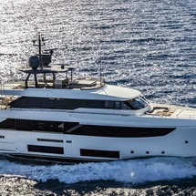 Custom Line Navetta 33