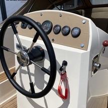 Hatteras 80 Motor Yacht