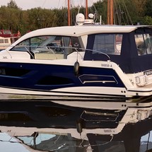 Sealine C390