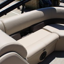 Premier Pontoons Navigator 220