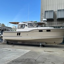 Ranger Tugs R-27