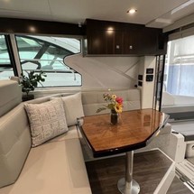 Cruisers Yachts 42 Cantius