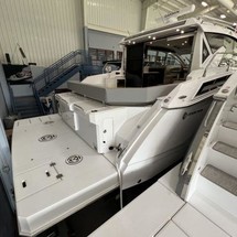 Cruisers Yachts 42 Cantius